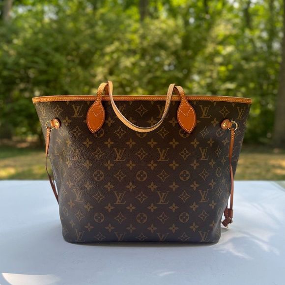 Louis Vuitton Handbags - Louis Vuitton Monogram Neverfull MM with Light Pink Interior Tote Shoulder Bag